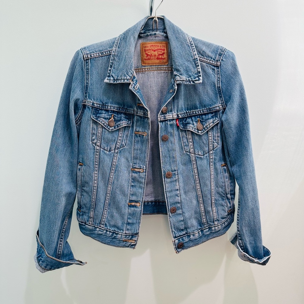Levi’s Women’s Original Denim Trucker Jacket Size Small